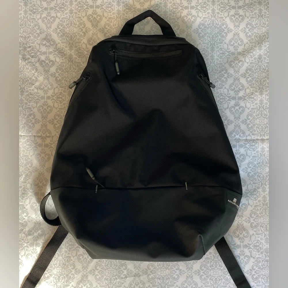 NWOT Ascentials Pro Spire Backpack, Unisex